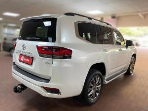 Toyota Land Cruiser 300 3.3D ZX - Image 3