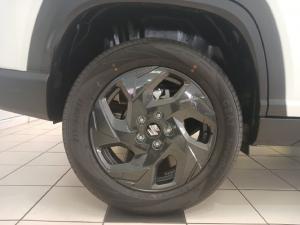 Suzuki Across 1.5 GL auto - Image 12
