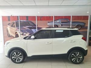 Mahindra XUV300 1.2T W8 - Image 4