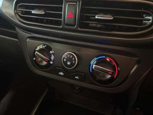 Hyundai Grand i10 1.0 FLUID/EXECUTIVE - Image 17