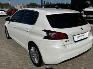 Peugeot 308 1.2T Allure - Image 12