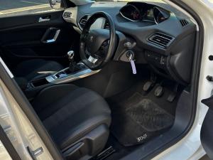 Peugeot 308 1.2T Allure - Image 15