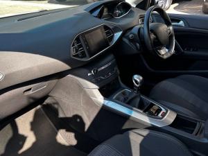 Peugeot 308 1.2T Allure - Image 7