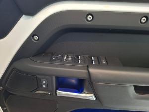 Land Rover Defender 110 D350 X-Dynamic HSE - Image 18