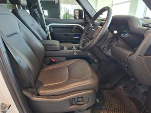 Land Rover Defender 110 D350 X-Dynamic HSE - Image 19