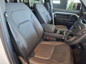 Land Rover Defender 110 D350 X-Dynamic HSE - Image 20
