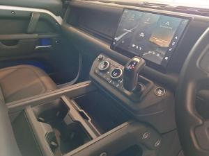 Land Rover Defender 110 D350 X-Dynamic HSE - Image 22