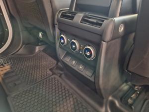 Land Rover Defender 110 D350 X-Dynamic HSE - Image 28