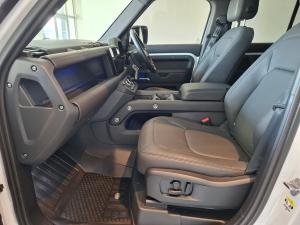 Land Rover Defender 110 D350 X-Dynamic HSE - Image 29