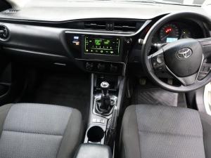 Toyota Corolla Quest 1.8 Plus manual - Image 11