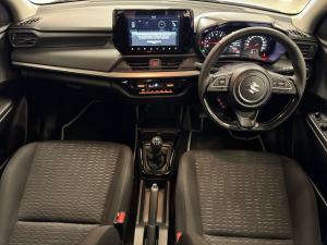Suzuki Swift 1.2 GLX manual - Image 6