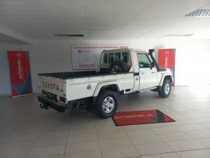 Toyota Land Cruiser 79 4.5D-4D LX V8 single cab - Image 2