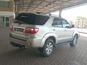 Toyota Fortuner 3.0D-4D - Image 2