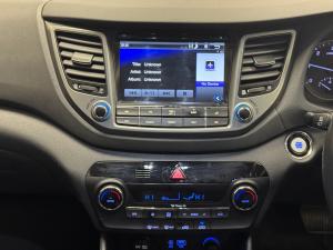 Hyundai Tucson 2.0CRDi Elite - Image 13