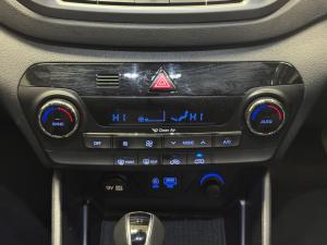Hyundai Tucson 2.0CRDi Elite - Image 14