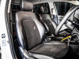 Hyundai i20 1.2 Premium - Image 10