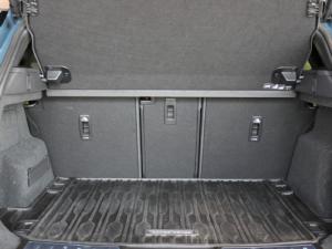 Land Rover Range Rover Evoque D200 R-Dynamic SE - Image 11