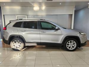 Jeep Cherokee 2.4L Longitude - Image 4