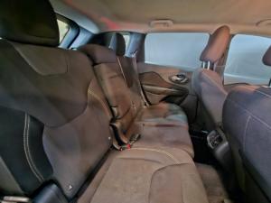 Jeep Cherokee 2.4L Longitude - Image 5