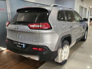 Jeep Cherokee 2.4L Longitude - Image 5