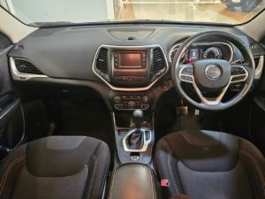 Jeep Cherokee 2.4L Longitude - Image 8