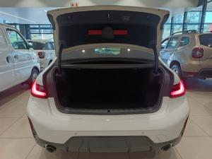 BMW 3 Series 320i Mzansi Edition - Image 5
