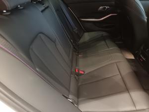 BMW 3 Series 320i Mzansi Edition - Image 7