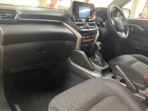Toyota Urban Cruiser 1.5 XR manual - Image 10