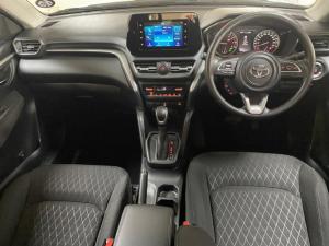 Toyota Urban Cruiser 1.5 XR manual - Image 7