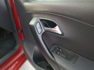 Volkswagen Polo Vivo hatch 1.6 Comfortline auto - Image 11