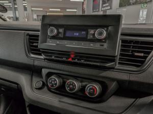 Renault Trafic 2.0dCi panel van - Image 8