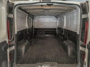 Renault Trafic 2.0dCi panel van - Image 9