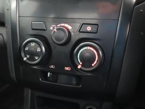 Isuzu D-Max 250 4x4 Hi-Ride - Image 15