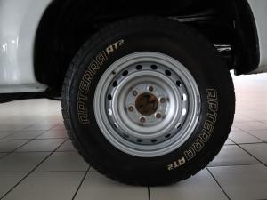 Isuzu D-Max 250 4x4 Hi-Ride - Image 24
