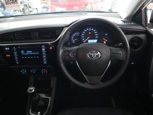 Toyota Corolla Quest 1.8 Plus manual - Image 10