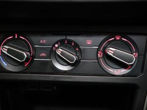 Volkswagen Polo hatch 1.0TSI Comfortline - Image 17