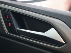 Volkswagen Polo hatch 1.0TSI Comfortline - Image 24