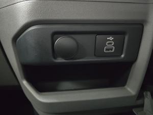 Volkswagen Transporter 2.0TDI Kombi SWB Edition - Image 13