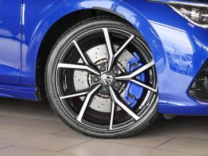 Volkswagen Golf R - Image 2