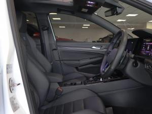 Volkswagen Golf R - Image 16
