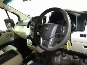 Toyota Quantum 2.8 LWB bus 11-seater GL - Image 10