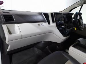 Toyota Quantum 2.8 LWB bus 11-seater GL - Image 11