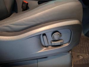 Land Rover Defender 110 D350 X-Dynamic HSE - Image 18