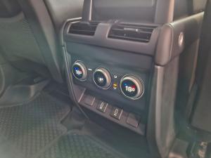 Land Rover Defender 110 D350 X-Dynamic HSE - Image 27
