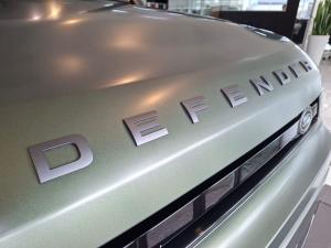 Land Rover Defender 110 D350 X-Dynamic HSE - Image 29
