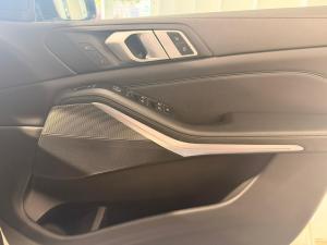 BMW X5 M50d - Image 15