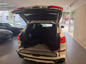 BMW X5 M50d - Image 17