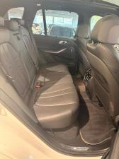 BMW X5 M50d - Image 18