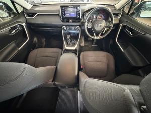 Toyota RAV4 2.0 GX auto - Image 6