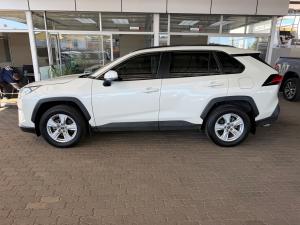 Toyota RAV4 2.0 GX auto - Image 18